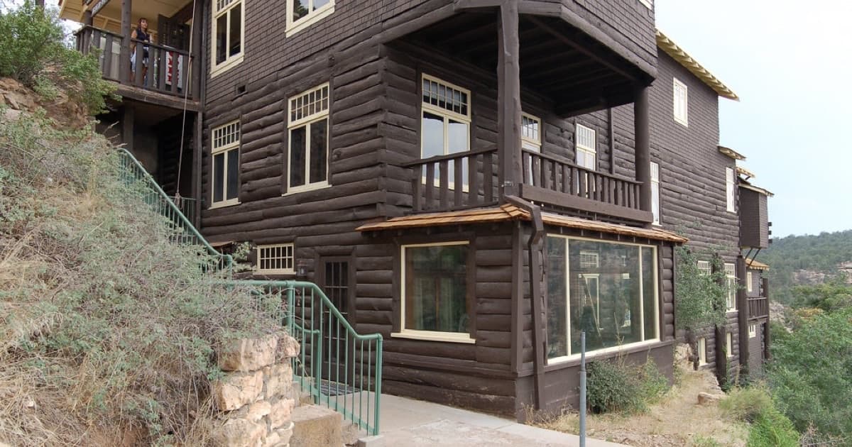 Grand Canyon National Park: Kolb Studio (2006 photo) 0237, featured image for Operaciones de contenido para equipos de real estate y construcción que usan IA con cuidado