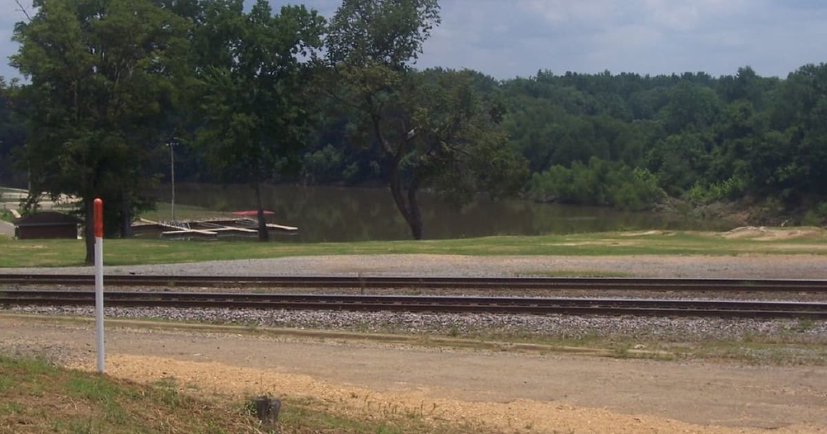 Camden, Arkansas, featured image for Cómo las marcas de agro, alimentos y exportación pueden comparar competidores en respuestas de IA