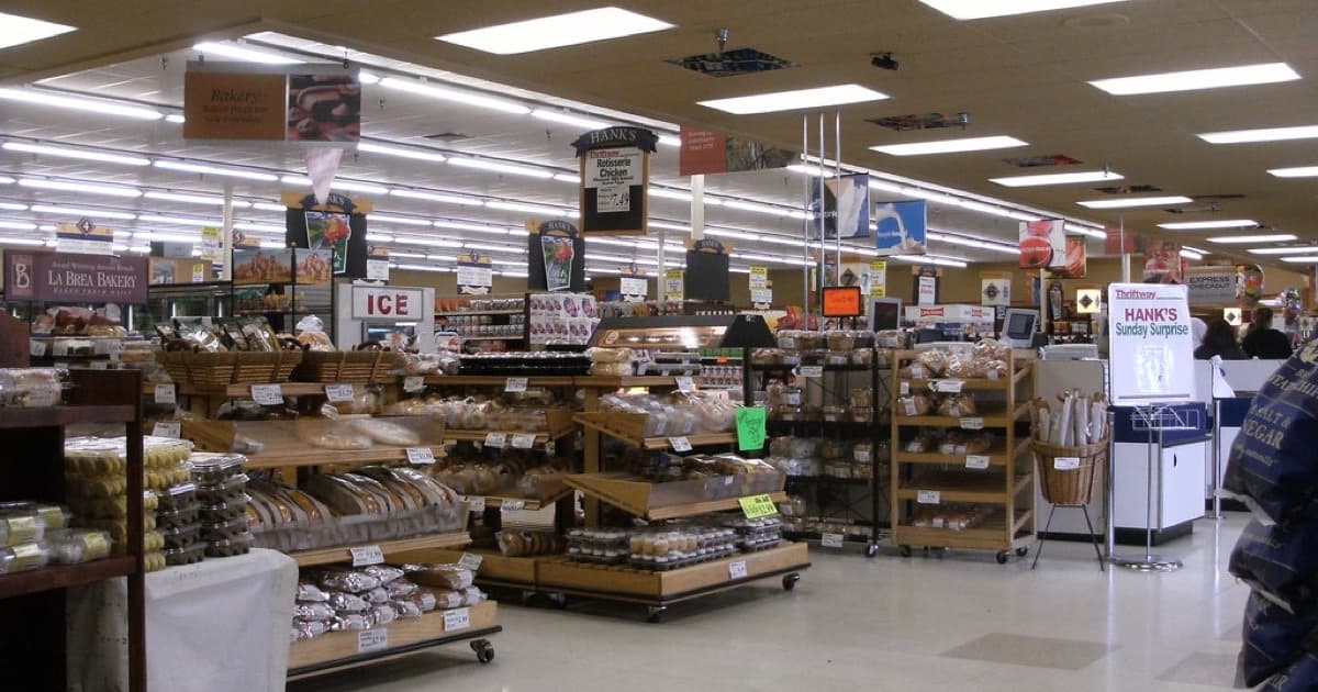 Hank's Thriftway, featured image for How retail and ecommerce brands can compare competitors in AI answers