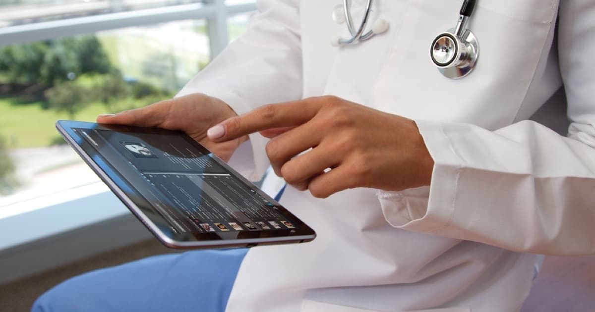 NEC-Medical-137, featured image for Cómo convertir la visibilidad en IA en leads para salud y servicios profesionales